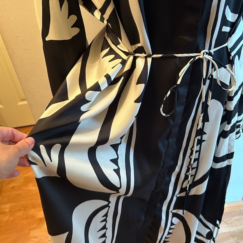 Mango Black and White Graphic Long Sleeve Dress - Picture 4 of 8